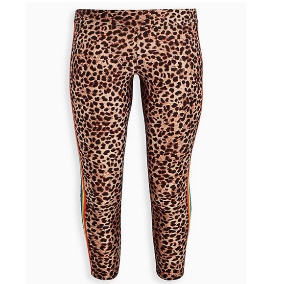 Torrid Liquid Leopard 🐆 Leggings - Picture 3 of 9